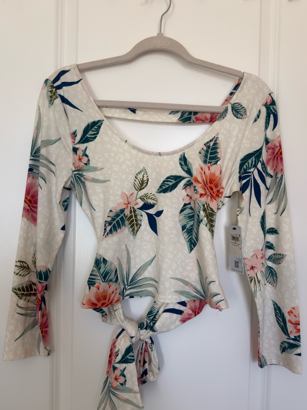 NWT Guess Women’s White Floral Tie-Front Crop Top with Pink & Green Accents M